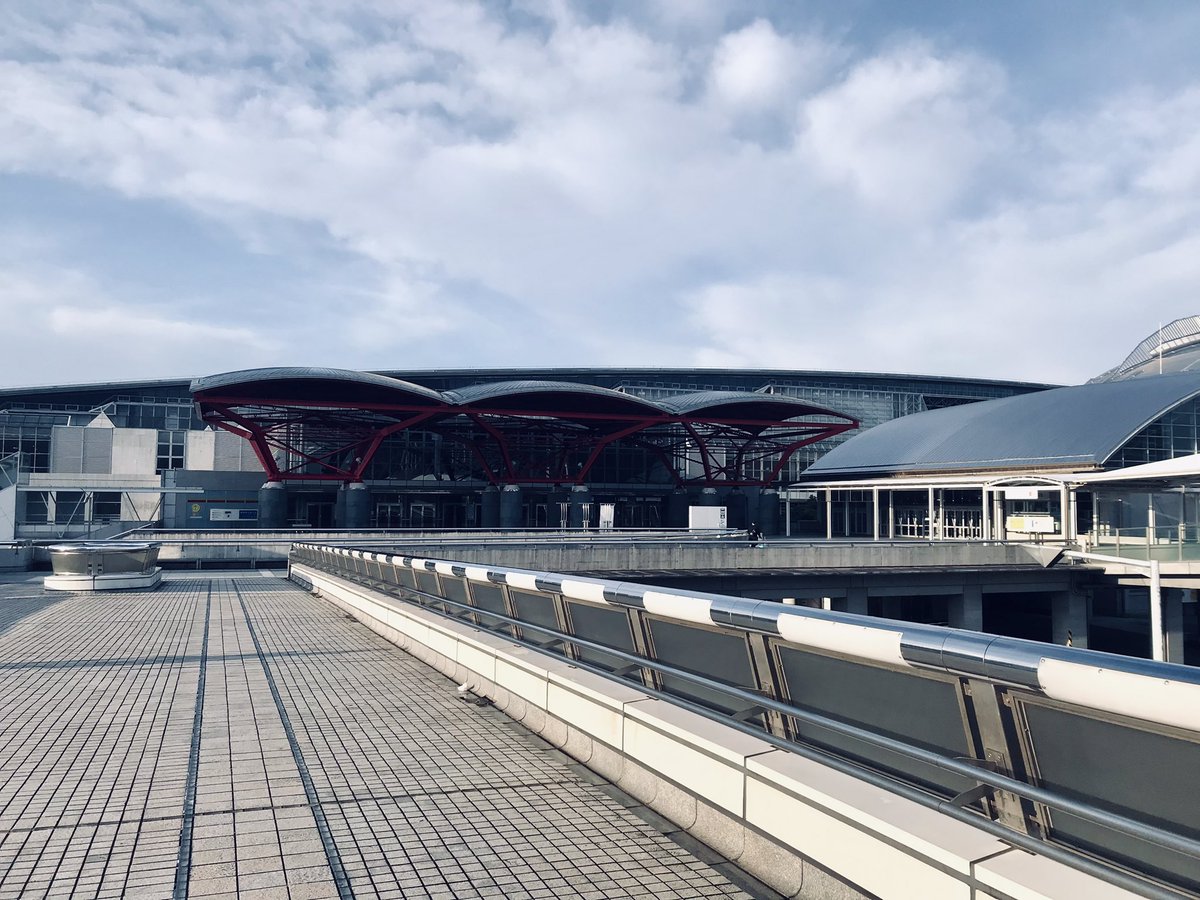 幕張メッセ到着しました！
本日はよろしくお願いします🍕🧟‍♂️👟🔥

#ゲームマーケット2024秋
#ゲムマ2024秋