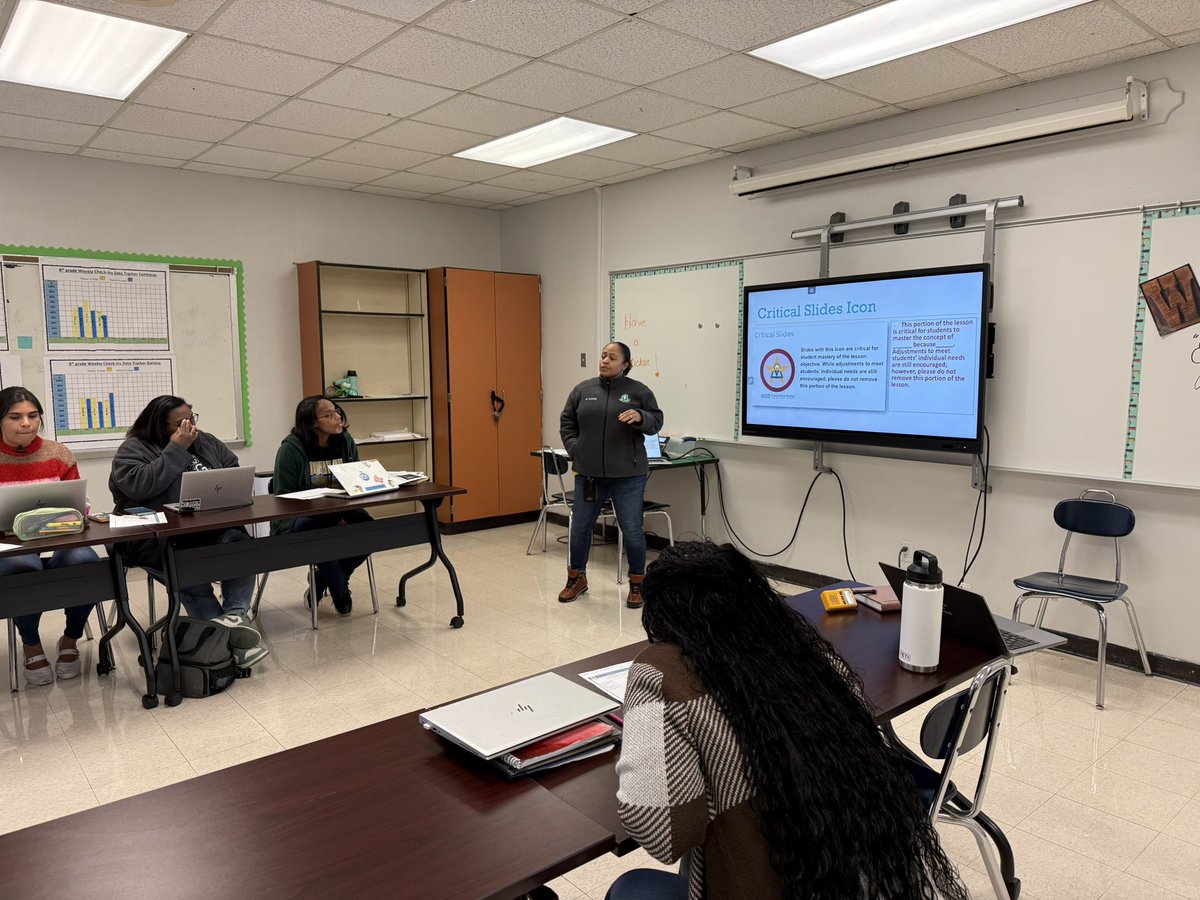 maiyamoore26's tweet photo. I led the charge today during #PLC. We talked data📈 , IRT, and fine tuning our instruction so #AtBats are optimized & recognized & student achievement is maximized. What is grow 🪴
@AprilColeman74 @donawhi @Dr_JDavila @TeamHISD @HISDCentral @MrGuzmanHISD @myronstarrclark https://t.co/PjsfDCSG8S