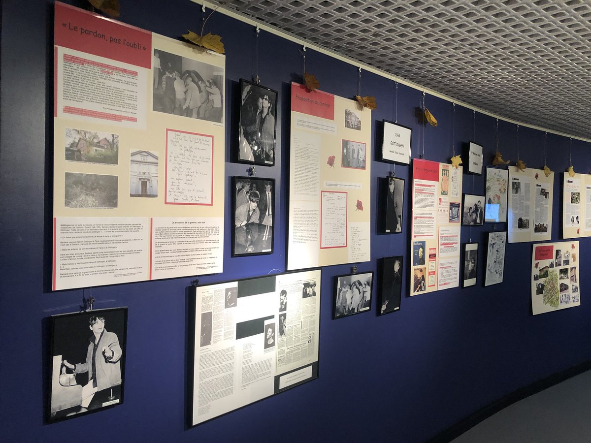 mcciuntu's tweet photo. Il y a 60 ans, la chanteuse Barbara, composait la chanson « Göttingen », hymne à la paix et à l’amitié franco-allemande. Son succès fut immense.
C’est l’histoire que vous raconte l’exposition « Barbara, la genèse de Göttingen » à l’Espace JM Poirier à Sucy jusqu’au 1er décembre. https://t.co/QilXZdSlpM