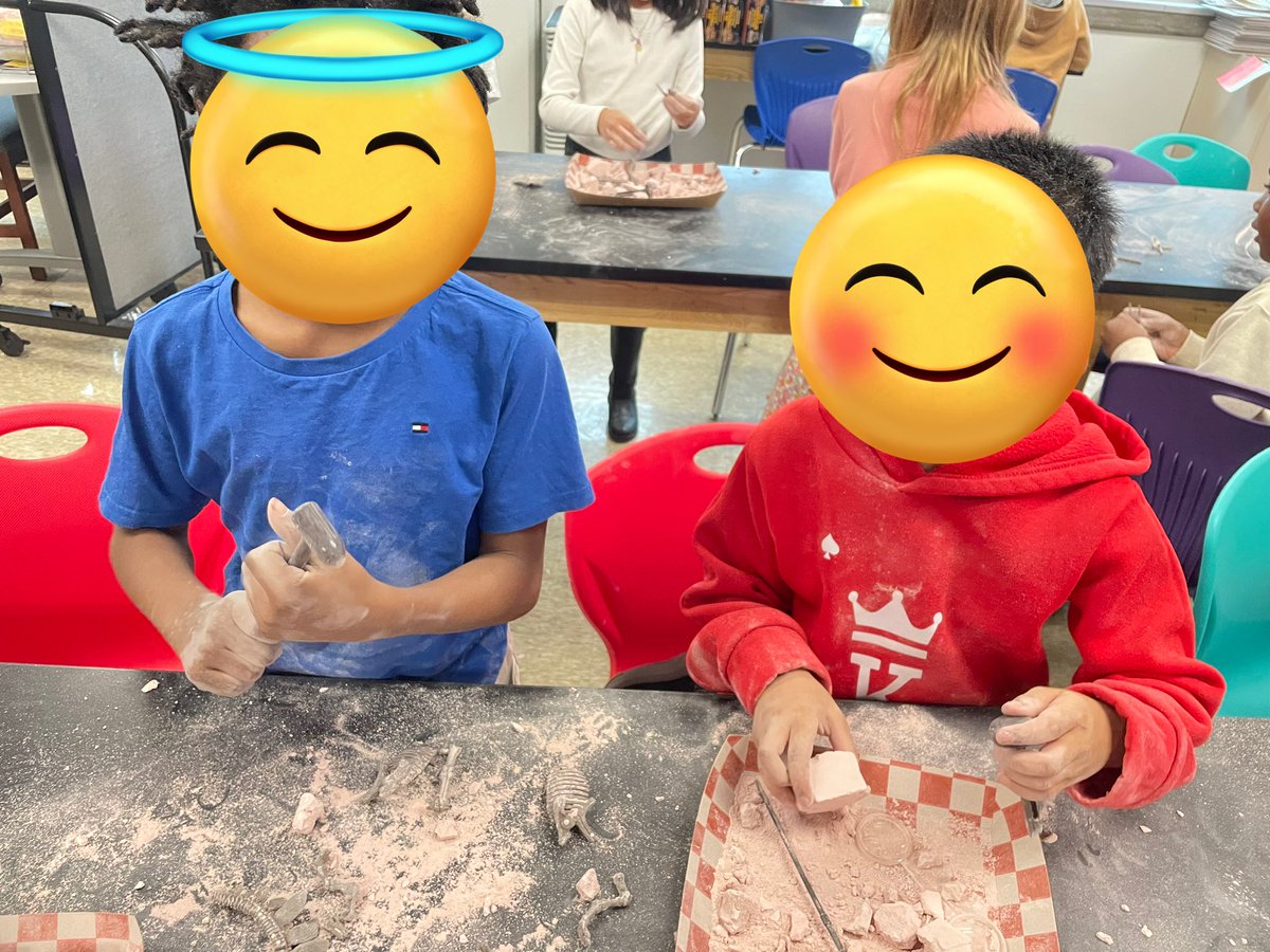 Anna Settle tweet media