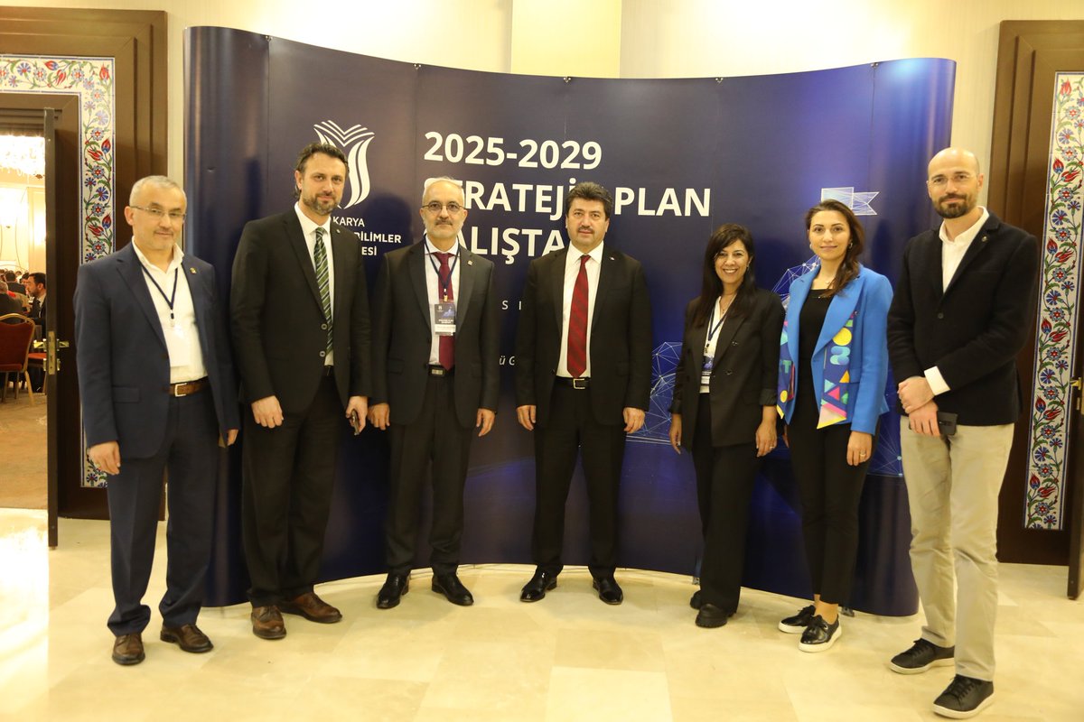 selcenvodinali's tweet photo. 2025-2029 Stratejik Plan Çalıştayımızı tamamladık. @YuksekogretimK Başkanı Prof. Dr.Sayın @erolozvar ve değerli paydaşlarımızın katılımından onur duyduk.5 stratejik tema üzerinden gerçekleştirdiğimiz çalıştayımızda bizlerle olan tüm paydaşlarımıza katkıları için teşekkürlerimizle https://t.co/bVudEOU5Ka