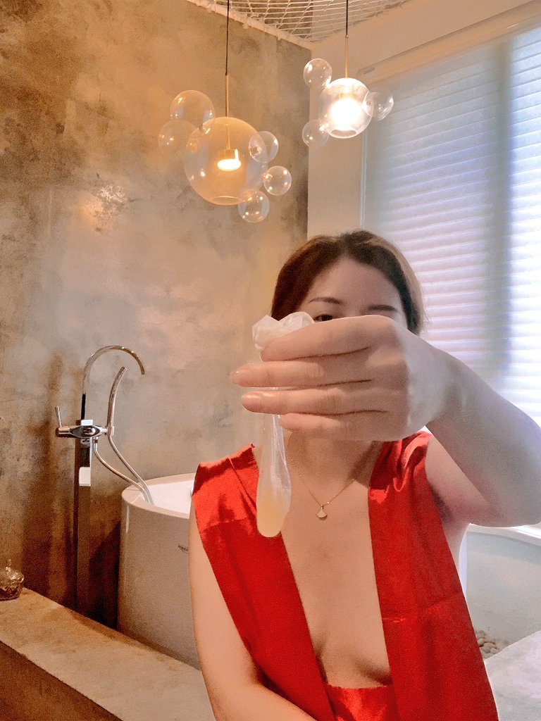 让我们一起举起手👋中的🍷，干杯🥂啊 朋友 ❤              灵感来源
                            田震《干杯 朋友》