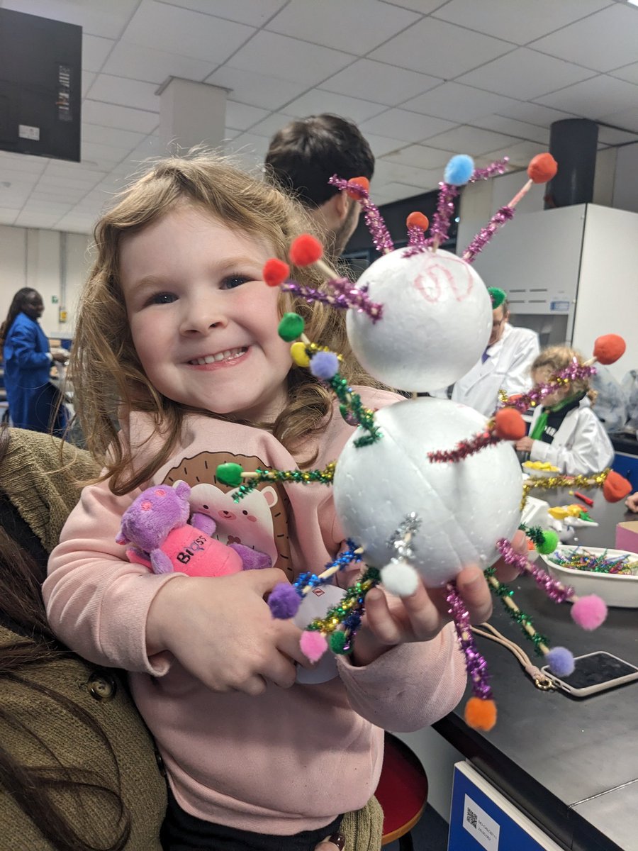 MUHost_Path's tweet image. A big thank you to my fantastic lab members and undergrads who supported our #Scienceweek24 @MaynoothBiology activities around viruses and gene expression. Lots of colourful creations, happy faces, and science bracelets as a result. Well done everyone!