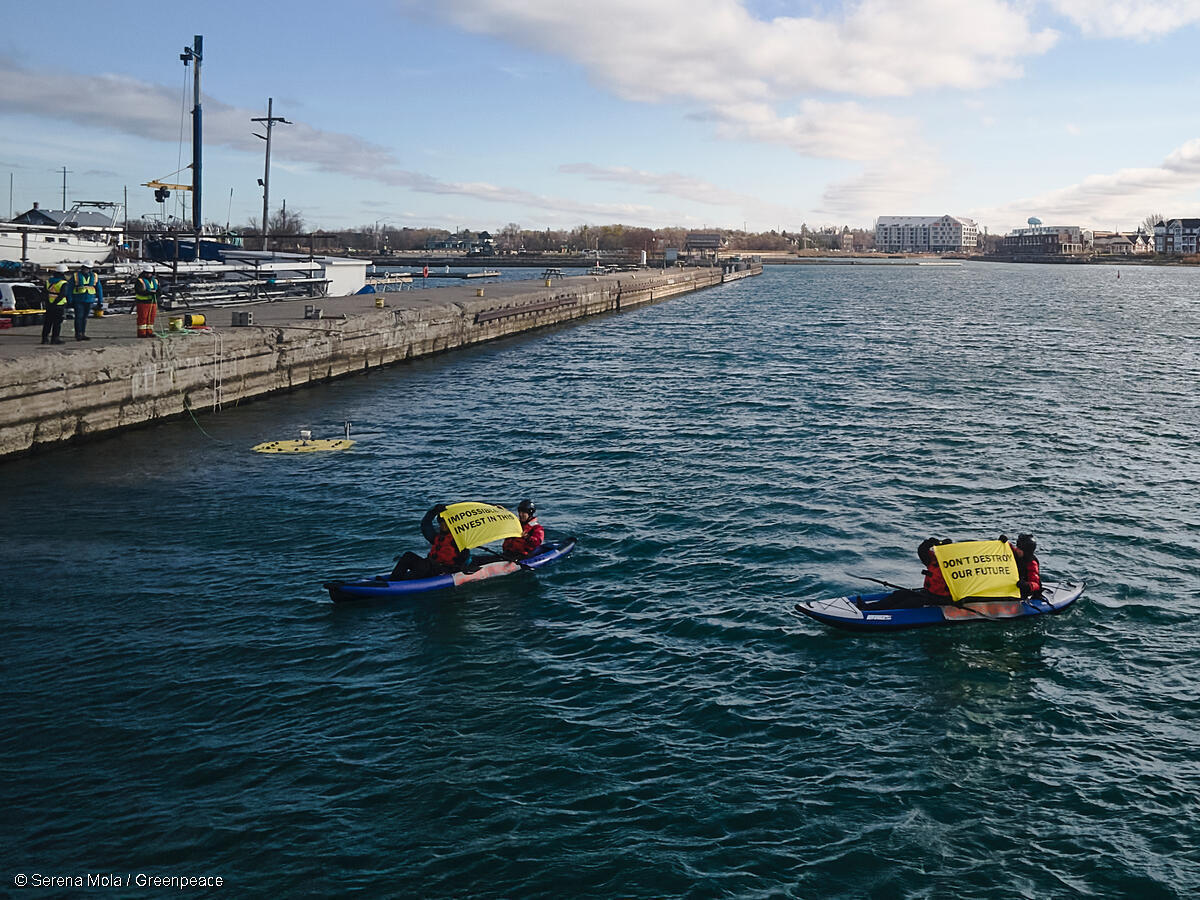 Greenpeace's tweet photo. 🛶 Kayaktivists against deep sea mining ! 

In Ontario, Canada, Greenpeace US and UK activists took action against the deep sea mining company Impossible Metals. They sent a clear message: there is no such thing as sustainable deep sea mining. Share if you agree! https://t.co/bI8QVeOtpc