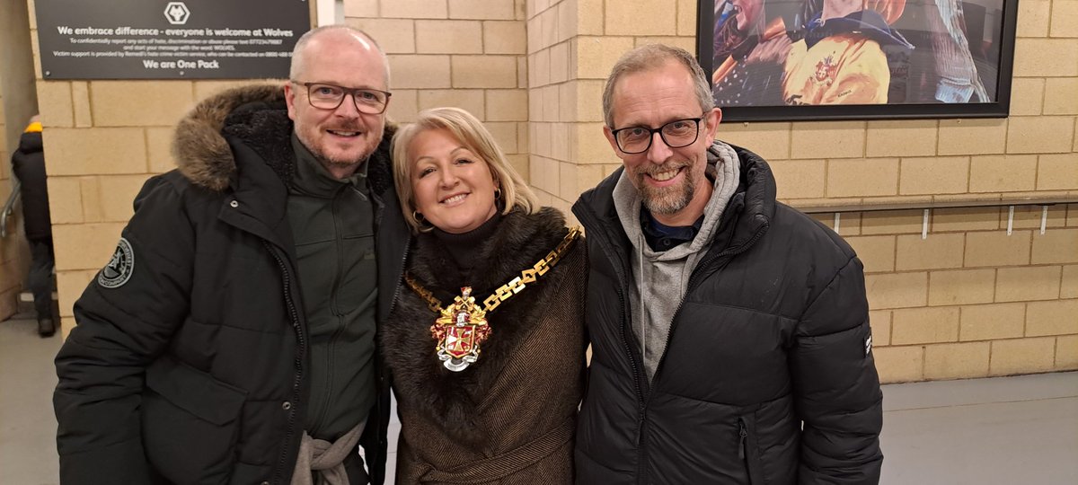 It was a pleasure to join everyone taking part at the #MolineuxSleepout2024, although I hope you all stay warm and comfy as possible! <a href="/wwfcfoundation/">Wolves Foundation</a> &amp; <a href="/GSM_Wolves/">GSM Wolverhampton</a> continue to highlight how we can support those without a home, and how our city can come together #wolvesaywe