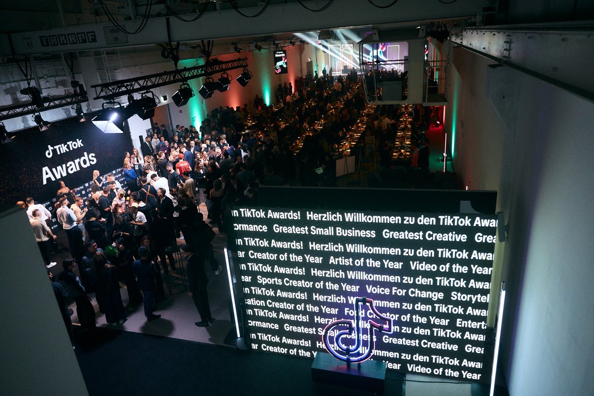 TikTokComms's tweet photo. What an unforgettable night at the 2024 TikTok Awards in Berlin, celebrating our community across Germany, Austria and Switzerland! 🏆✨ A huge shoutout to all the brilliant creators, artists and brands who inspire us daily with their talent, creativity, and authenticity. 🚀💡 https://t.co/yn1ynEsTjG