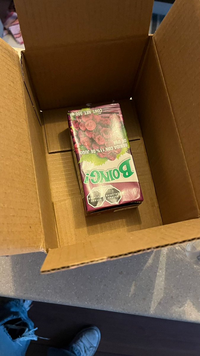 Analy_z4's tweet photo. Le acabo de regalar el boing de más de 30k pesos a Daniela... 

:( Amazon dice que lo repondrá, ¿le creemos? https://t.co/tXI4SUMM4m