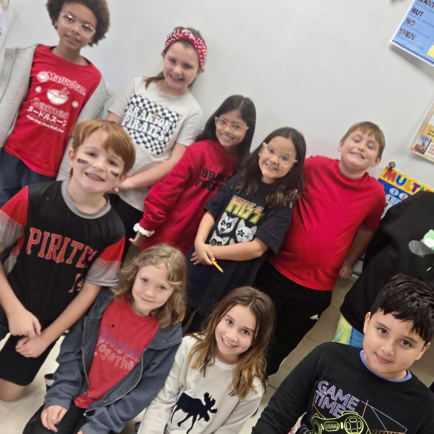 CREfamily's tweet photo. “We have spirit, yes we do! We have spirit! How about you?” 🖤🏈❤️🏴‍☠️ CRE came to school ready to cheer on the Branson Pirate Football team in the District Championship game. #DreamItDoIt #WeAreBranson #PiratesInTraining https://t.co/SqGY1v9cDw