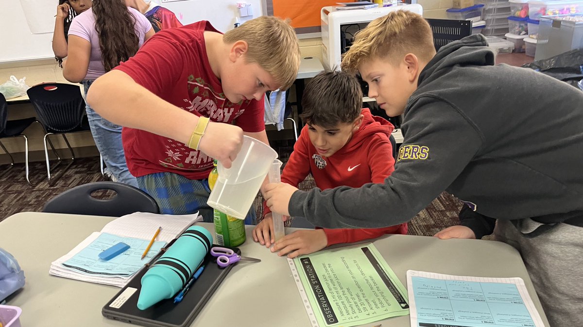 brianmclark47's tweet photo. To understand matter, these #204BravesPride scientists from DRE are looking at mixtures and solutions. Big question: do they see any physical changes happening with these mixtures? Some of the ingredients: lemon juice, sand, iron filings. What do you think they see? https://t.co/mNC1DF9287