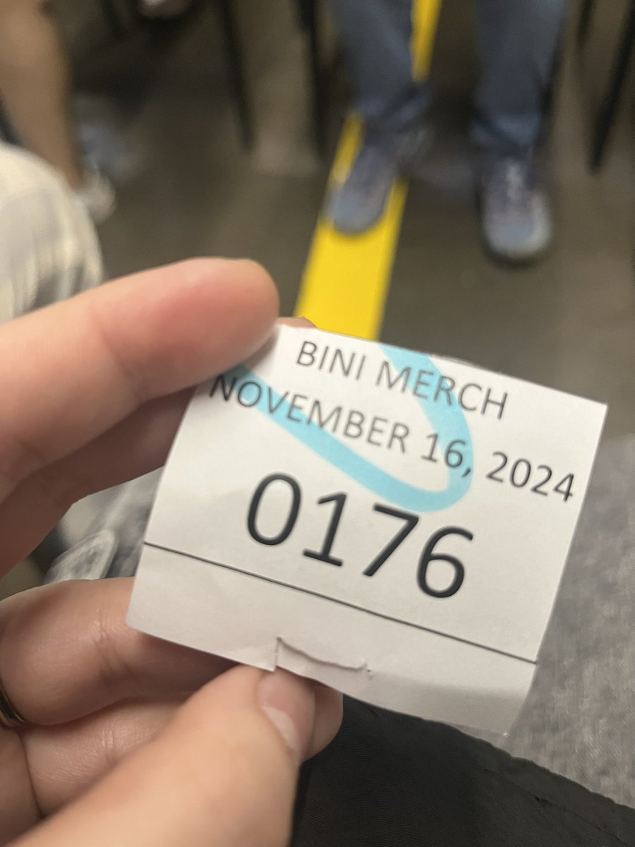 moooeeee_'s tweet photo. Time check: 7:11 am ito na po number ko. Good luck na lang talaga! #BINI #BINImerch https://t.co/XBqpfMH8YE