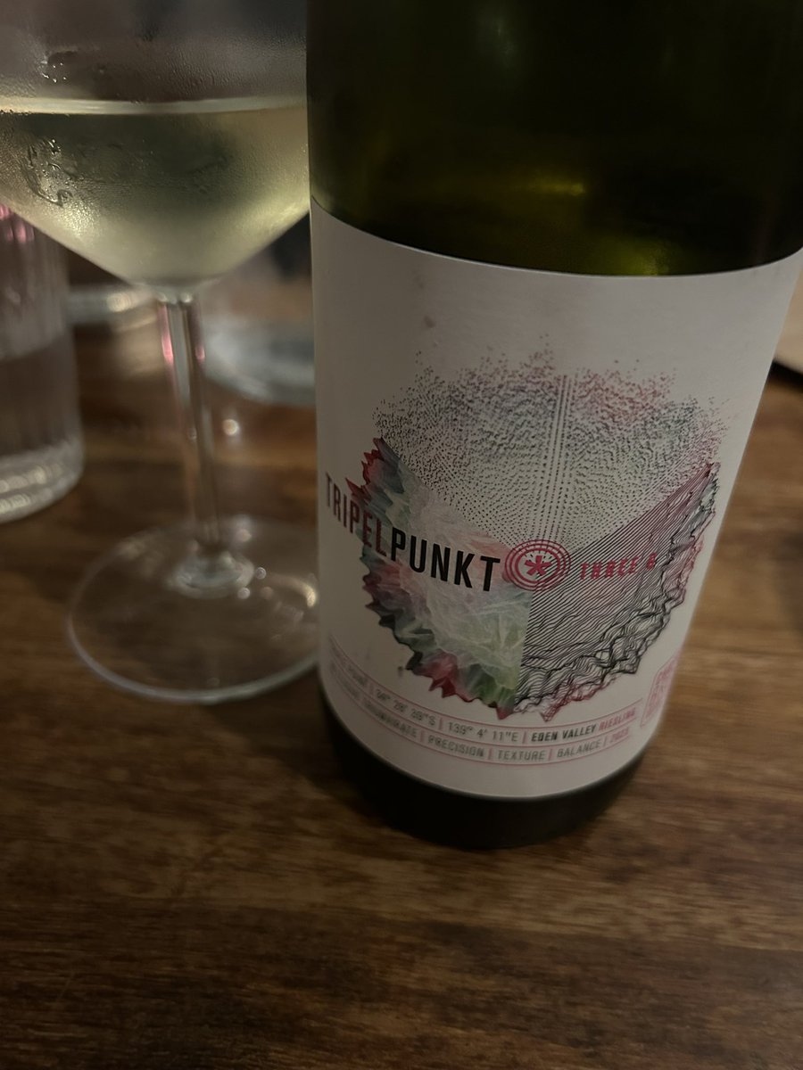 angelatalkswine's tweet photo. What to drink with @noyaskitchen fragrant &amp;spicy Vietnamese food? Riesling,aromatic, floral, lemony, lime citrus fresh bite - in this case @ChaffeyBros Riesling with its minerally and citrus spiked freshness  classic summer  rolls, fragrant sea bream, tomato and lemongrass curry https://t.co/3pYsmT98Tk