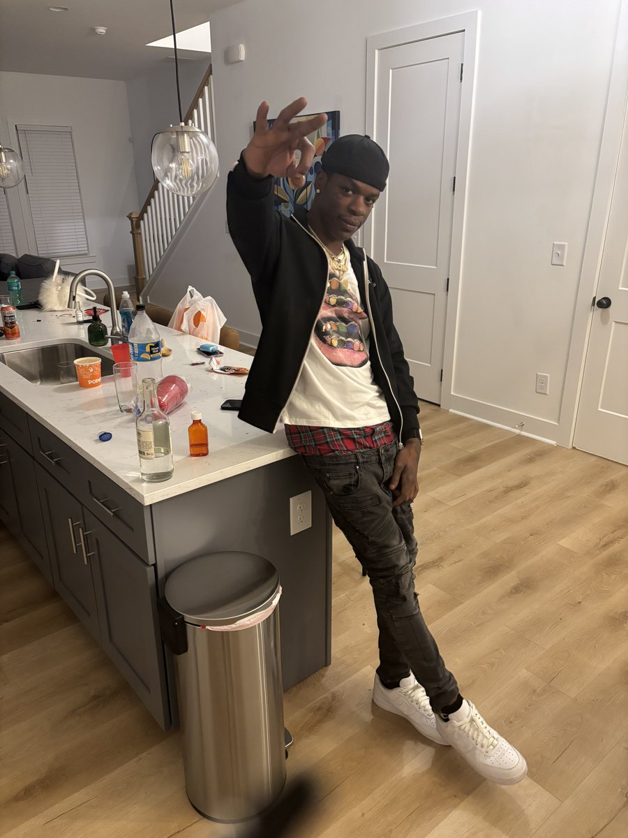 HunchoDatNigga_'s tweet photo. ima soufside nigga to the grave 🪦 https://t.co/DO3KIHlmsN