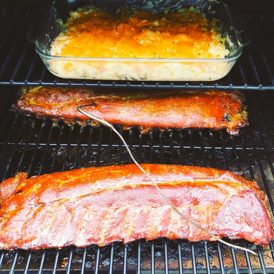 Airfemale14's tweet photo. π€ More.....Homemade Jalapeno π₯Bacon π₯ Mac & Cheese! #2Smokers π₯ #WeekendBaby π» https://t.co/HYCKuo55E3