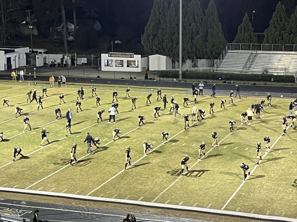 savagebankerJS's tweet photo. Warming up at Williams for the first week of the playoffs. Still time to make it to the stadium before kickoff. https://t.co/Yt7qa1gc64
