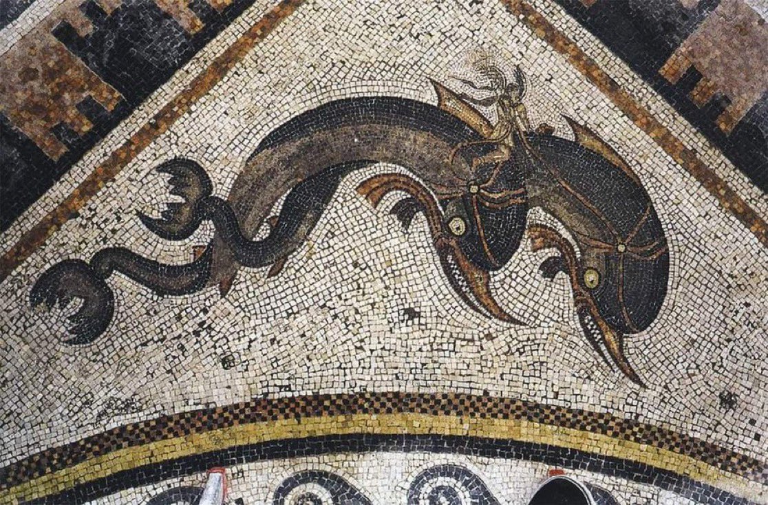 ARTeHiSx's tweet photo. Yunus Balığı Üzerindeki Eros, 

Yunanistan'ın Kiklad Adaları'ndaki Delos'ta bulunan Yunuslu Ev'den (M.Ö. 120-80) mozaik. https://t.co/KVEbdAu2R5