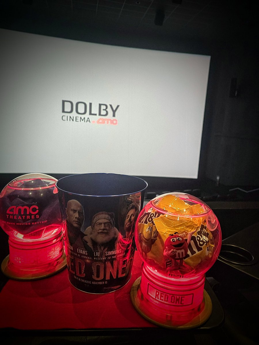 Tjbsr2317J's tweet photo. Omg, I can't wait to see it again!! Yes, I fell asleep the first time for a bit but from what I saw I really liked!! #RedOneMovie @AMCTheatres π½ππ
π¦βοΈπ¬ #atAMC #shareAMC #APE $AMC #AMCMERCH π #AMC #AMCNOTLEAVING https://t.co/A9nGTZzC14