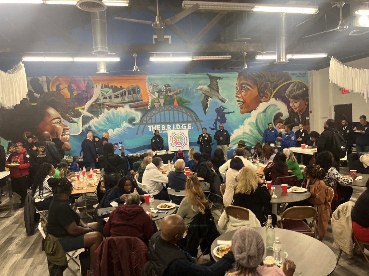 NYPD100Pct's tweet photo. Thank you @NYCMayor for creating a unique, meaningful way for us to strengthen community ties & build bridges on the #Rockaway peninsula- weโre honored to participate in Breaking Bread, Building Bonds. We are getting stuff done โ
#GSD @NYCMayorsOffice #breakingbreadbuildingbonds https://t.co/mB94QyVYFN