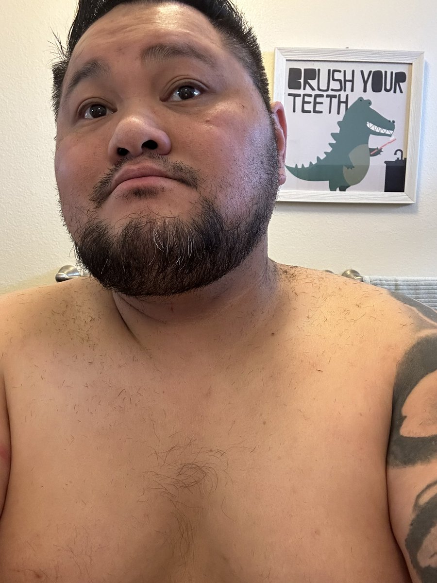 SemiColonHulk's tweet photo. Love cutting my hair every two weeks 🤓 https://t.co/PSZ50eW4XZ