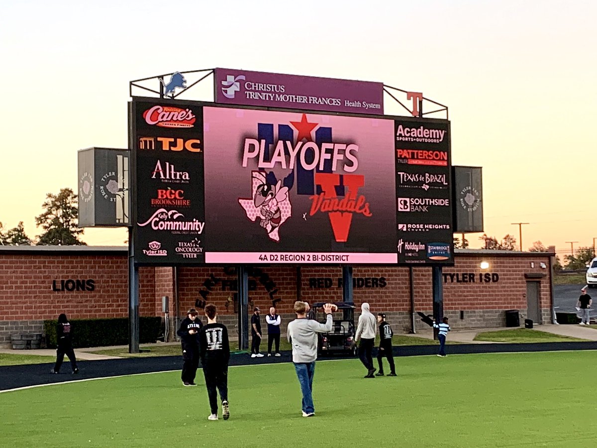 Scott Starkey (@geekknot) on Twitter photo Catching some Vandals and Hornets tonight in Tyler.
<a href="/dctf/">Dave Campbell's — TexasFootball.com</a> Catching some Vandals and Hornets tonight in Tyler.
<a href="/dctf/">Dave Campbell's — TexasFootball.com</a>