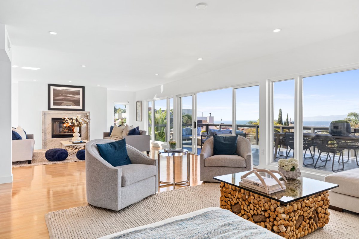 WeAreRealty's tweet photo. FOR SALE OR LEASE: 
A breathtaking 5-bedroom, 5-bathroom home offers the finest in coastal living in Playa Del Rey. This property boasts the most spectacular views in all of Los Angeles, overlooking the marina with 180-degree vistas of the city and water.

https://t.co/avC5D3t1vk https://t.co/I45jXWwkI5