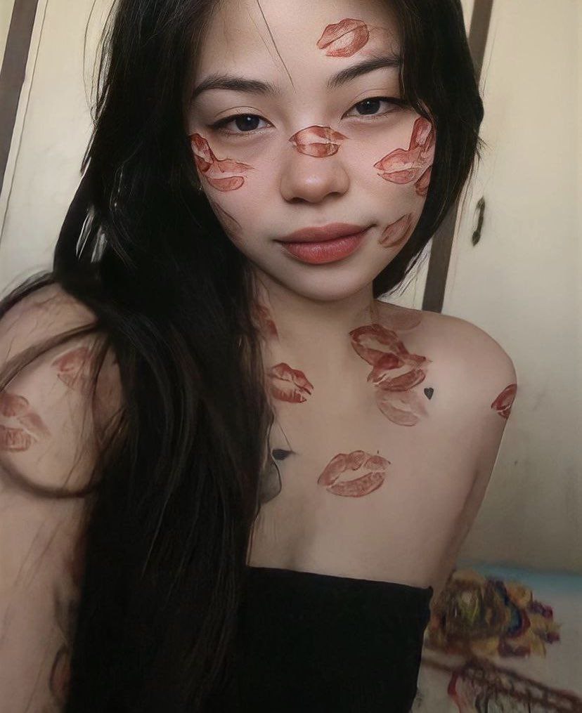 Kayceesohot's tweet photo. deleting in 12 hours, but whoever likes and says hi, ill send u a nudie in dm 😚 https://t.co/3voRZVsBtX