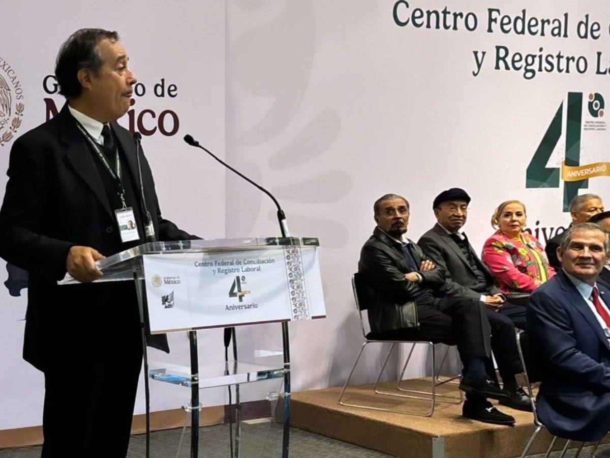 IsaiasGCroc's tweet photo. Asistí al evento de conmemoración del 4to aniversario del Centro Federal de Conciliación y Registro Laboral. Tuve la oportunidad de saludar y felicitar ampliamente al Director Alfredo Domínguez Marrufo y a todo su equipo por estos primeros 4 años de transformación. #CROCContigo https://t.co/gEzXlaK5U1
