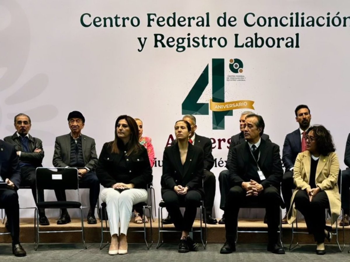 IsaiasGCroc's tweet photo. Asistí al evento de conmemoración del 4to aniversario del Centro Federal de Conciliación y Registro Laboral. Tuve la oportunidad de saludar y felicitar ampliamente al Director Alfredo Domínguez Marrufo y a todo su equipo por estos primeros 4 años de transformación. #CROCContigo https://t.co/gEzXlaK5U1
