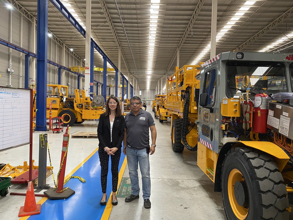 Gracias <a href="/MacLeanEng/">MacLean Engineering</a> por recibirme en sus instalaciones en #Queretaro. Son un ejemplo de excelencia en vehículos para minería.