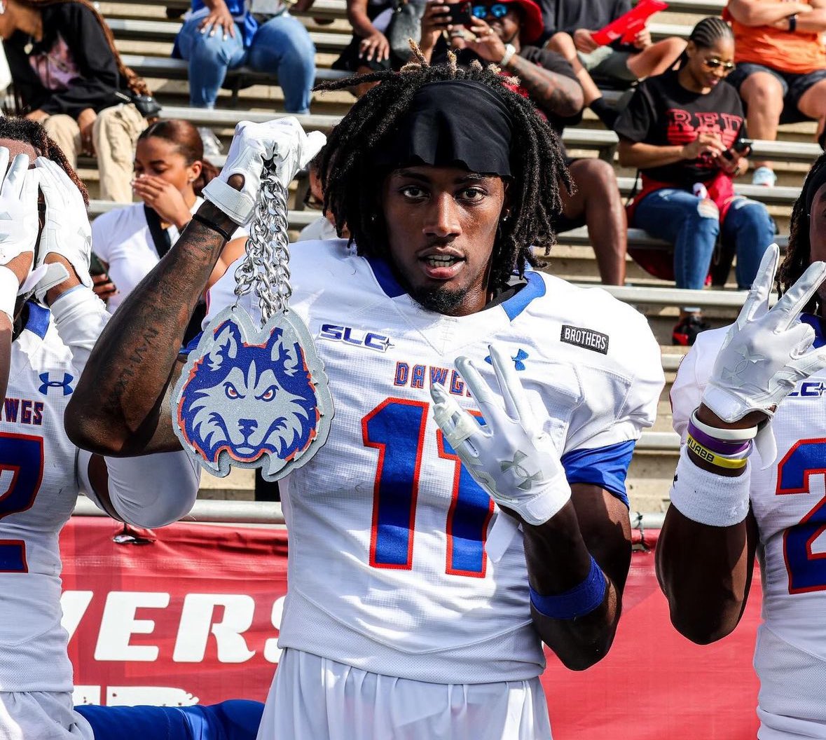 AGTG 🙏! Blessed to receive an offer from <a href="/HCUFootball/">HCU Football</a> 💙🧡

<a href="/CoachPetty_/">Jonathan Petty</a> <a href="/Jalil_Johnson21/">Jalil Johnson</a> <a href="/TherealMarcJay/">Coach Jonassaint</a> <a href="/CatchitPat/">Coach P.Hall</a> <a href="/CoachGuillot/">Jacques Guillot</a> <a href="/Fhall565Hall/">COACH Hall CEO OF Frederick Hallrecruiting INC.</a> <a href="/coachryantaylor/">Ryan Taylor</a> <a href="/coachdsheehan/">Daniel Sheehan</a> <a href="/mark_gibson9/">Coach Mark Gibson</a> <a href="/Coach_CrouchR/">Ryan Crouch</a> <a href="/NCDAWGPOUND/">Navarro Football</a>