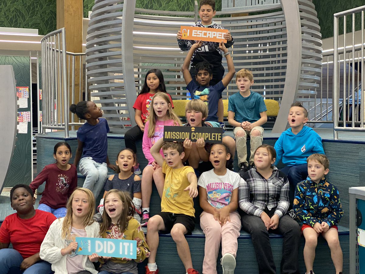 MrsK_Evans's tweet photo. Who has the BEST instructional technologist that creates the coolest Turkey Breakout Rooms? We Do! We turkey trotted our way to fun with @RaynaStrader today and now we are stuffed with joy! https://t.co/X1DP39MV7y