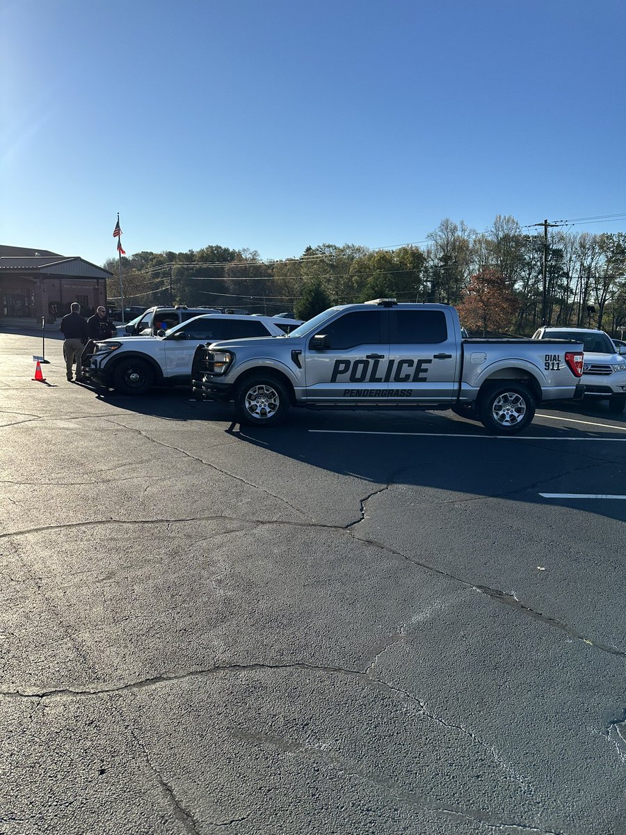 troy_tjohnson's tweet photo. A huge thank you to our community for coming out to make our NJES Touch a Truck Career Day a huge success for our Pre-K, 1st and 2nd graders! #growingtogetheratnjes https://t.co/UEyBPZ0kzM