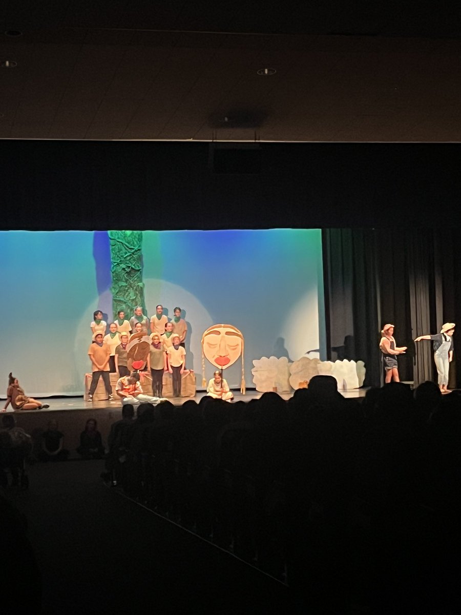 SAESTitans's tweet photo. SAES students had three GIANT performances of Jack and the Beanstalk today.  Great job cast and crew! #TitanPride @ShalerArea https://t.co/YKlAK3CP0W