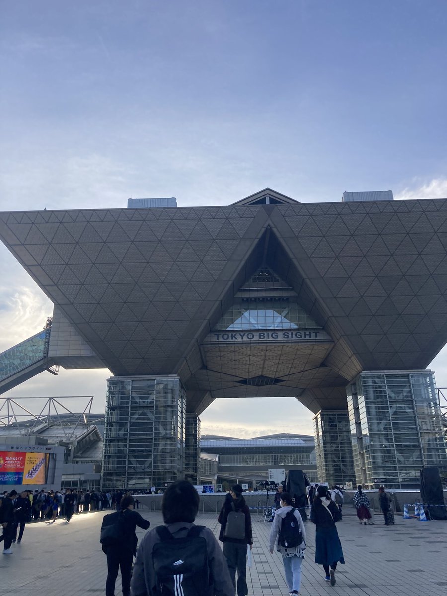 aliens_55's tweet photo. おはようございます☀
本日から東京ビッグサイト東棟で
東京デンタルショー開催です。
搬入トラブルで早めの現場入りとなりました。
コーヒー飲みながら準備に入ります。
ブースNo.2-61 https://t.co/odk1uxLBGA