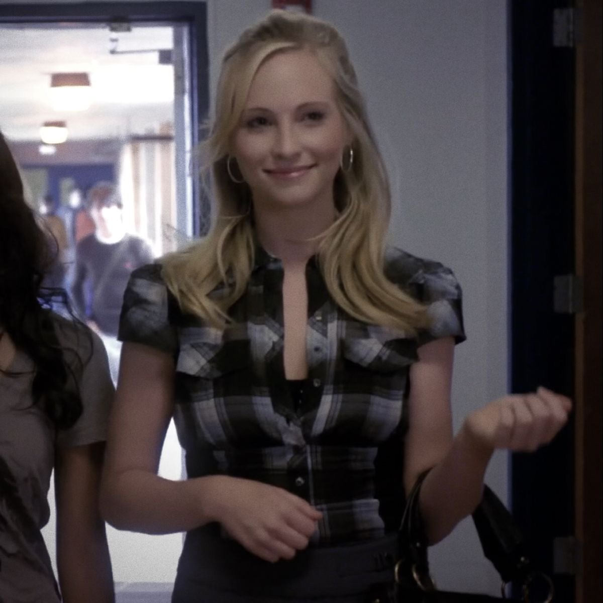 comfortcandice's tweet photo. caroline forbes https://t.co/wxFuIIyy5h