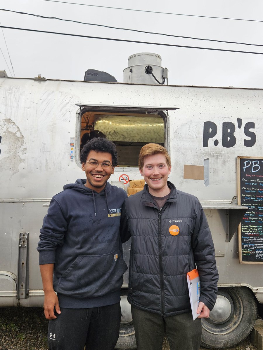 I stopped by P.B's French Fries for some lunch this afternoon. It's wild to think that PB's has been a staple in Ingersoll for 60 years! Thanks to owner Daniel for keeping the show going!
#oxfordcountyontario