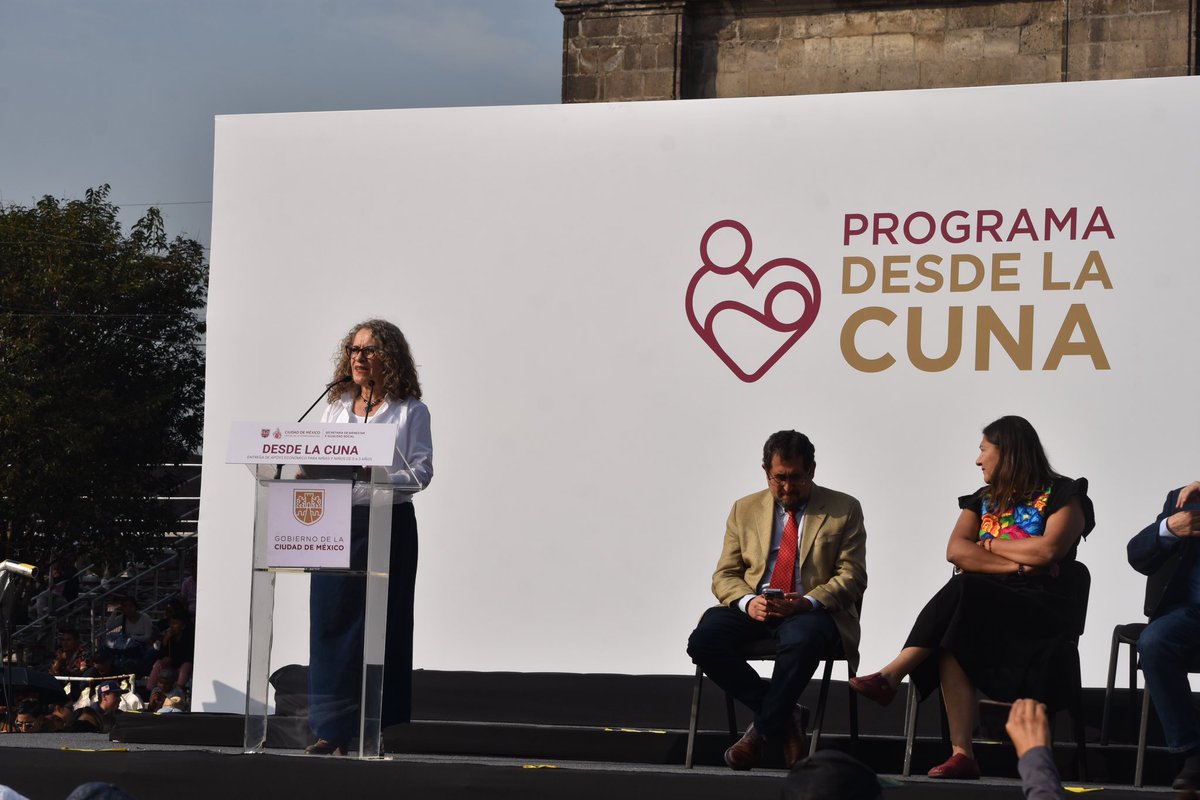 SEBIEN_cdmx's tweet photo. ¡Los primeros mil días de la infancia son primordiales!

Desde el ❤️ de la Ciudad entregamos a las y los beneficiarios del Programa Desde la Cuna 👩🏻‍🍼👨🏻‍🍼 un depósito bimestral

Este programa irá creciendo gradualmente, llevaremos bienestar a todas y todos

#CapitalDeLaTransformación https://t.co/fAfixqFRkq