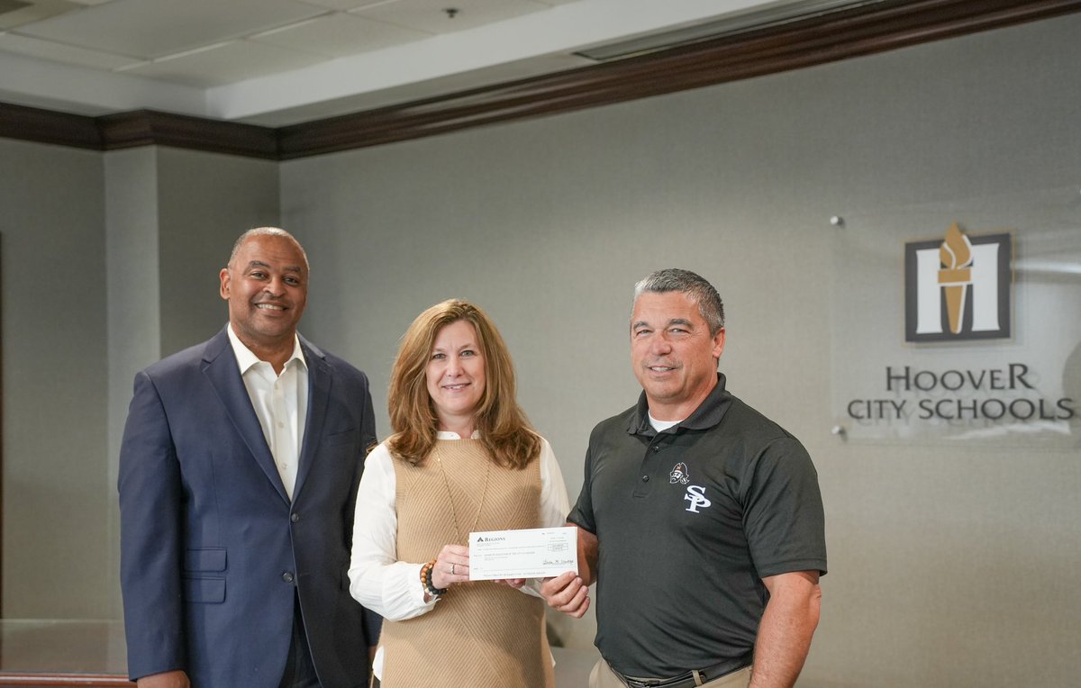 It’s always a great Friday when we can celebrate support for our students! A big thank you to Jeff County Commissioner Stephens for his generous contribution to help provide interventions that make a difference in our students’ success. Together, we are building brighter futures!