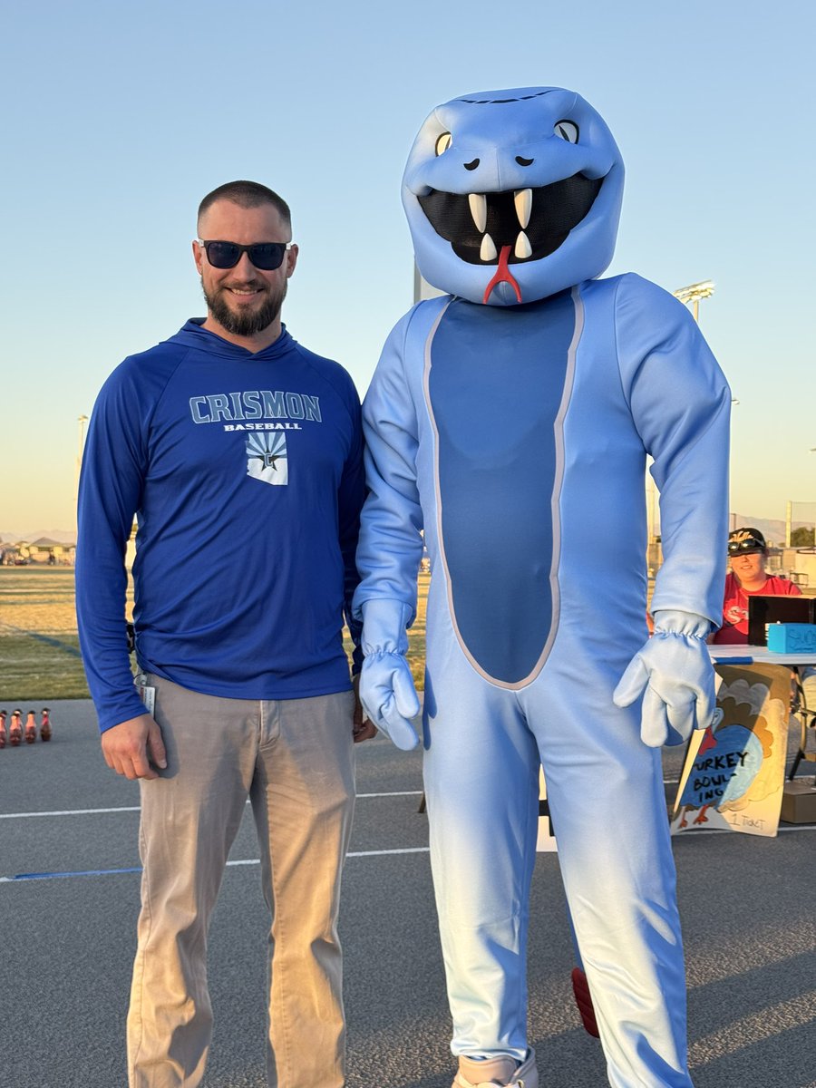 DVThunderAD's tweet photo. I had lots of fun chaperoning the new Rattler at the Crismon Fall Festival last night! #strikefirst https://t.co/2Pz106WUjF
