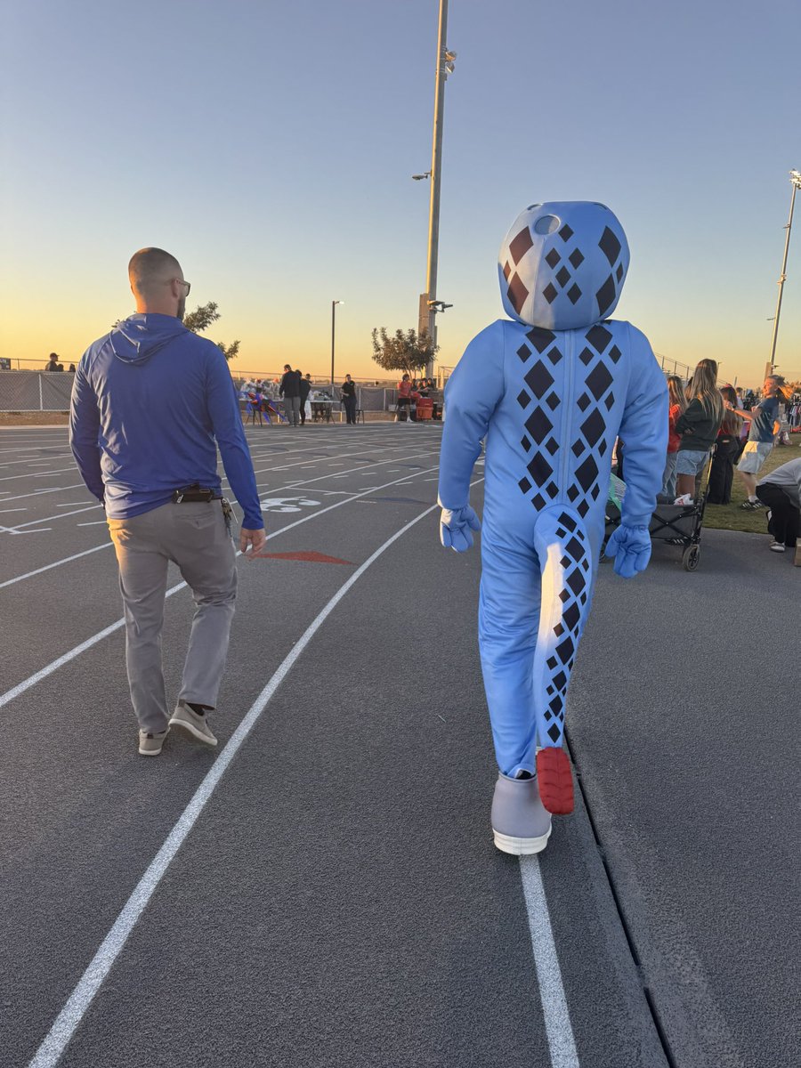 DVThunderAD's tweet photo. I had lots of fun chaperoning the new Rattler at the Crismon Fall Festival last night! #strikefirst https://t.co/2Pz106WUjF