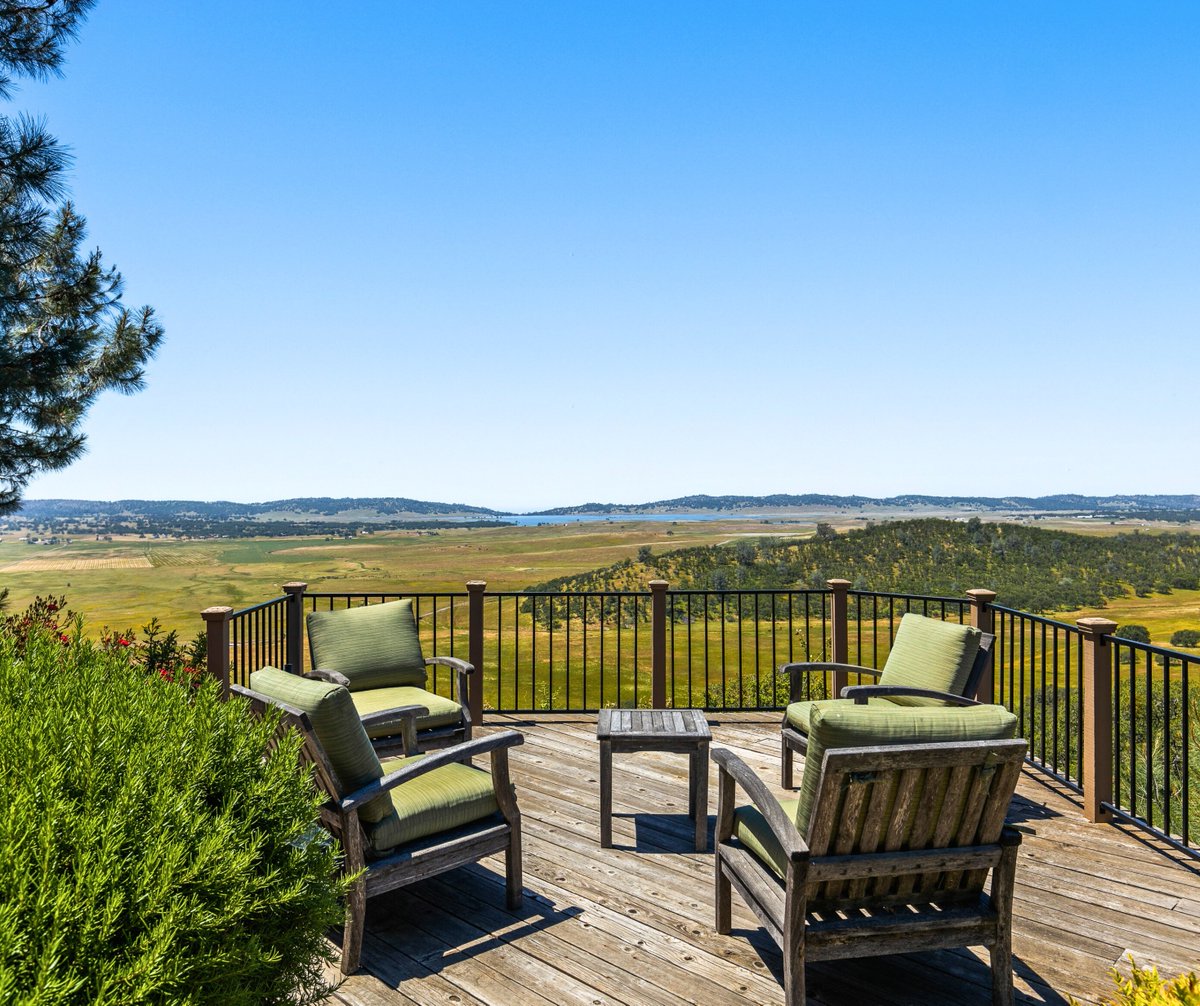 CAOutdoorProps's tweet photo. SOLD! Sunset Ranch 🎉
$2,900,000 | 252 ± Acres | Calaveras County
Represented by our agents Bruce Renfrew and Sandy Ballou, has officially found its new owner!

Congratulations to the new owners of this remarkable estate! 🏞

Listing details: https://t.co/sWn8AzIgEd https://t.co/mg5hI4xUpC