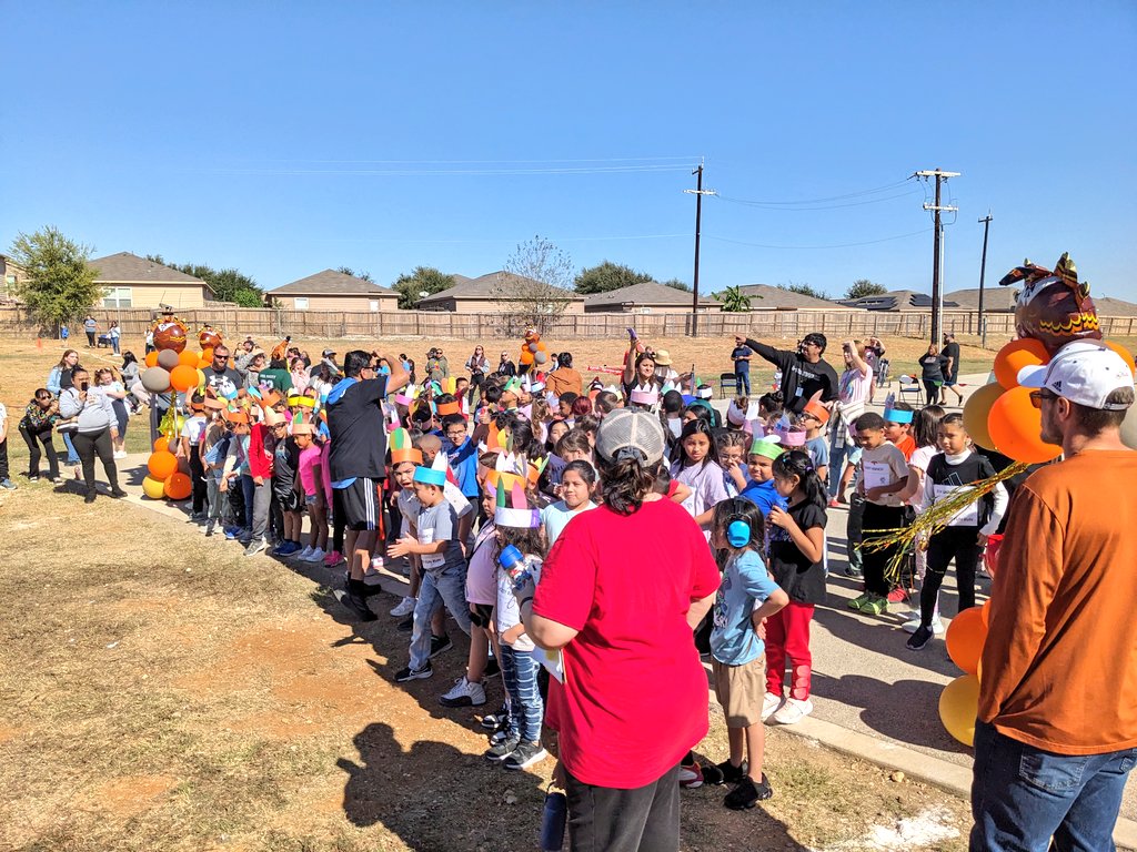 Luckey Ranch Elementary's First Annual Turkey Trot! 🦃 A fun day of fitness, campus, and family support. Thanks to everyone who joined in making it a success! 

  #LuckeyRanchProud <a href="/BrandiHendrix14/">Brandi Hendrix</a>
<a href="/janetmarie89/">Janet Crawford</a>