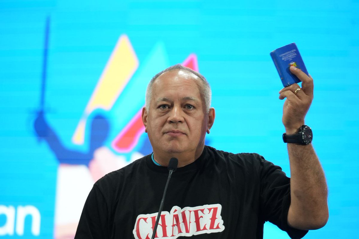 ConElMazoDando's tweet photo. #VenezuelaPatriaInvicta | El primer vicepresidente del PSUV (@partidoPSUV), Diosdado Cabello Rondón (@dcabellor), participa en el Gran Congreso de las 7T.

#15nov https://t.co/PH7i6z8EOS