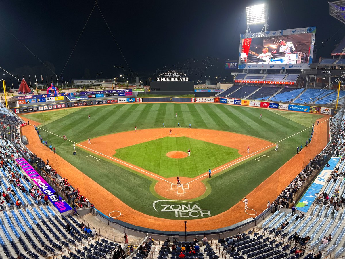 Venevision (@venevision) on Twitter photo ¡🔥Candela pura🔥! Ya estamos en vivo desde el Estadio Monumental de Caracas 🏟 con el encuentro entre los <a href="/CardenalesDice/">Cardenales de Lara</a> 🆑 🆚 los <a href="/leones_cbbc/">Leones del Caracas</a> 🦁 ¿Quién ganará 👀? Comenta utilizando la etiqueta #AtrapaLaEmoción ⚾️ y te estaremos leyendo al aire por la señal de #Venevision 📺 ¡🔥Candela pura🔥! Ya estamos en vivo desde el Estadio Monumental de Caracas 🏟 con el encuentro entre los <a href="/CardenalesDice/">Cardenales de Lara</a> 🆑 🆚 los <a href="/leones_cbbc/">Leones del Caracas</a> 🦁 ¿Quién ganará 👀? Comenta utilizando la etiqueta #AtrapaLaEmoción ⚾️ y te estaremos leyendo al aire por la señal de #Venevision 📺