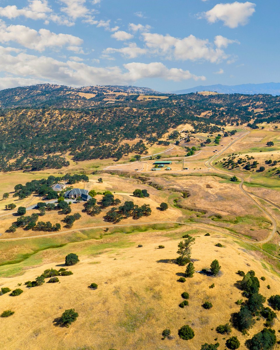 CAOutdoorProps's tweet photo. Escape to the boundless beauty of Buckeye Creek Ranch—a 9,493-acre paradise in Guinda, CA! 🌄 

Learn more: https://t.co/5EaXuxkWcQ https://t.co/J67d66C3HR