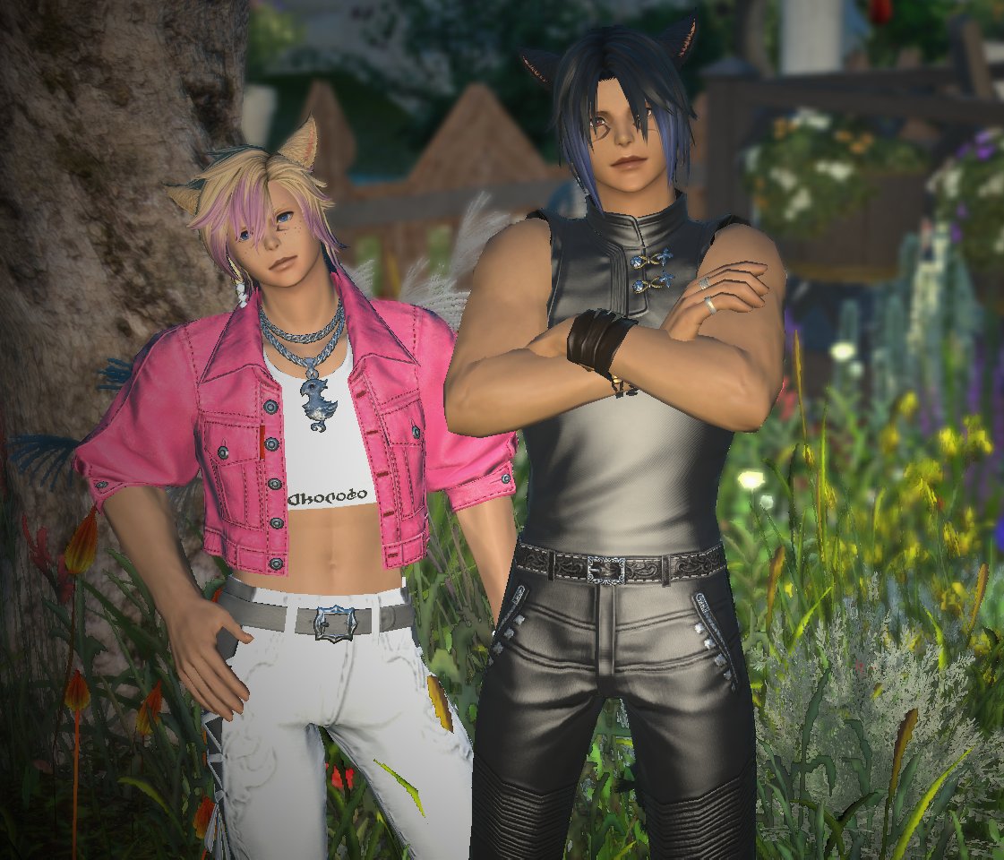 My Strudelboys did a good job performing as duo at Silver Duck tonight. Was not able to  Gpose during  so a before picture xD