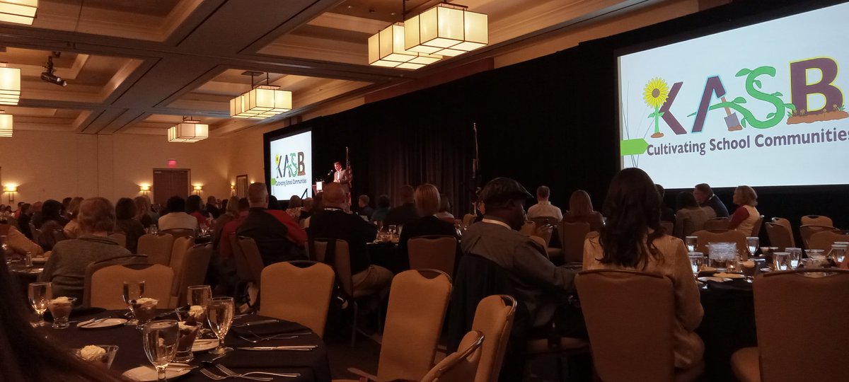 AmyRicks12's tweet photo. KASB Convention... #BUCKLINRED https://t.co/XkfnOQOkXs