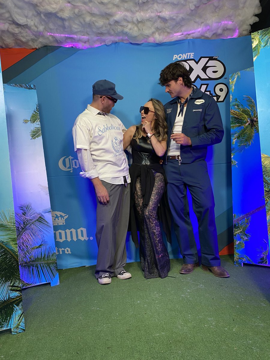 ExaFM's tweet photo. ¡ #TwoAnother nos visita en el foro de Exa FM! 🤩 Seguimos con más #CoronaCapitalEnExa 😎🎶 en compañía de @anahidelamora https://t.co/XsLoAf1Y9J