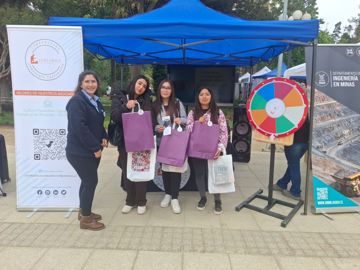 CoreseminValpo's tweet photo. Hoy el #Coresemin participo en la Expo Industrial 2024, un agradecimiento especial a Sunwork y el equipo Melón por su gran aporte reforzando los conceptos de seguridad minera hacia la comunidad. #Mineria https://t.co/CpayFAdAyo