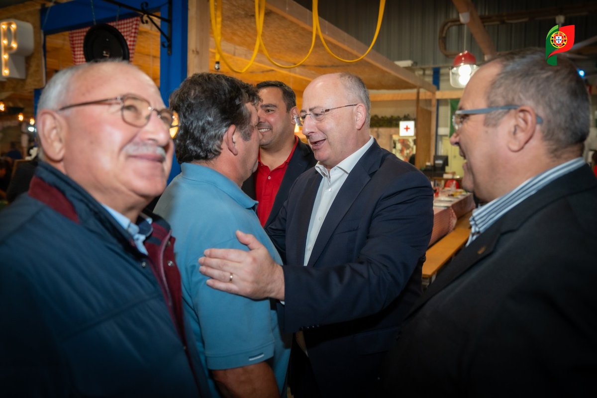 JMFernandesEU's tweet image. Festa das Adiafas: Celebrar as Colheitas e o Mundo Rural no #Cadaval

Na 25.ª edição da Festa das Adiafas, celebrámos a essência da nossa agricultura e o valor das tradições que sustentam as comunidades rurais. Este evento, que destaca a riqueza da fruticultura e vitivinicultura