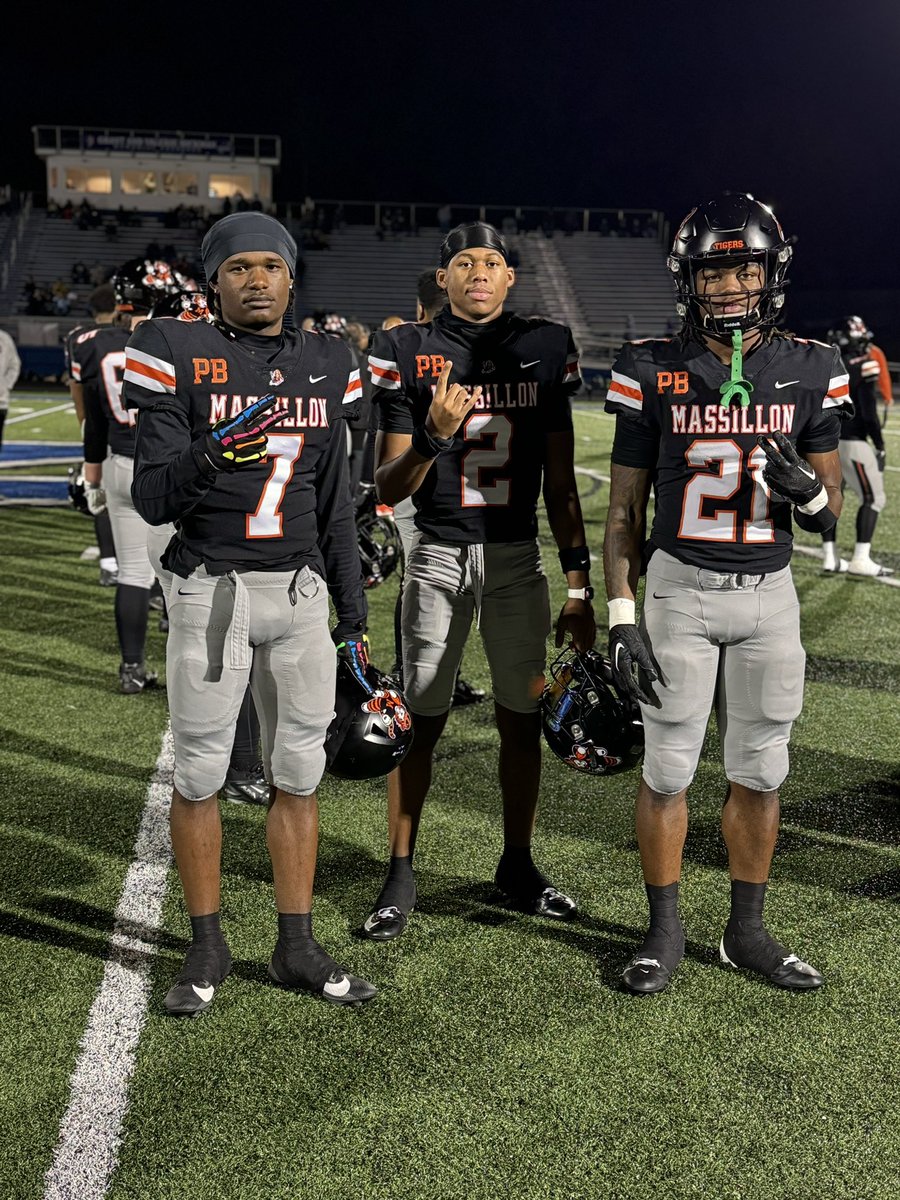 Q92Sports's tweet image. The #Q92Sports #Score7 Game of the Week. 

Massillon Vs Teays Valley. 

Listen here: player.amperwave.net/2446